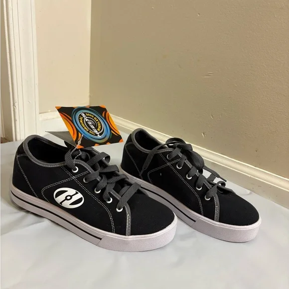Heely’s Black Pro Canvas Skate Roller Shoes Size 7 - Picture 1 of 7